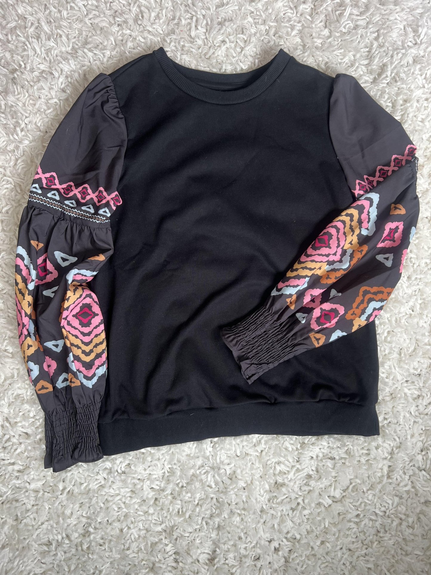 Black Geometric Lantern Sleeve Round Neck Blouse - The Vintage Turquoise - Western Fashion - Women's Clothing - Aztec