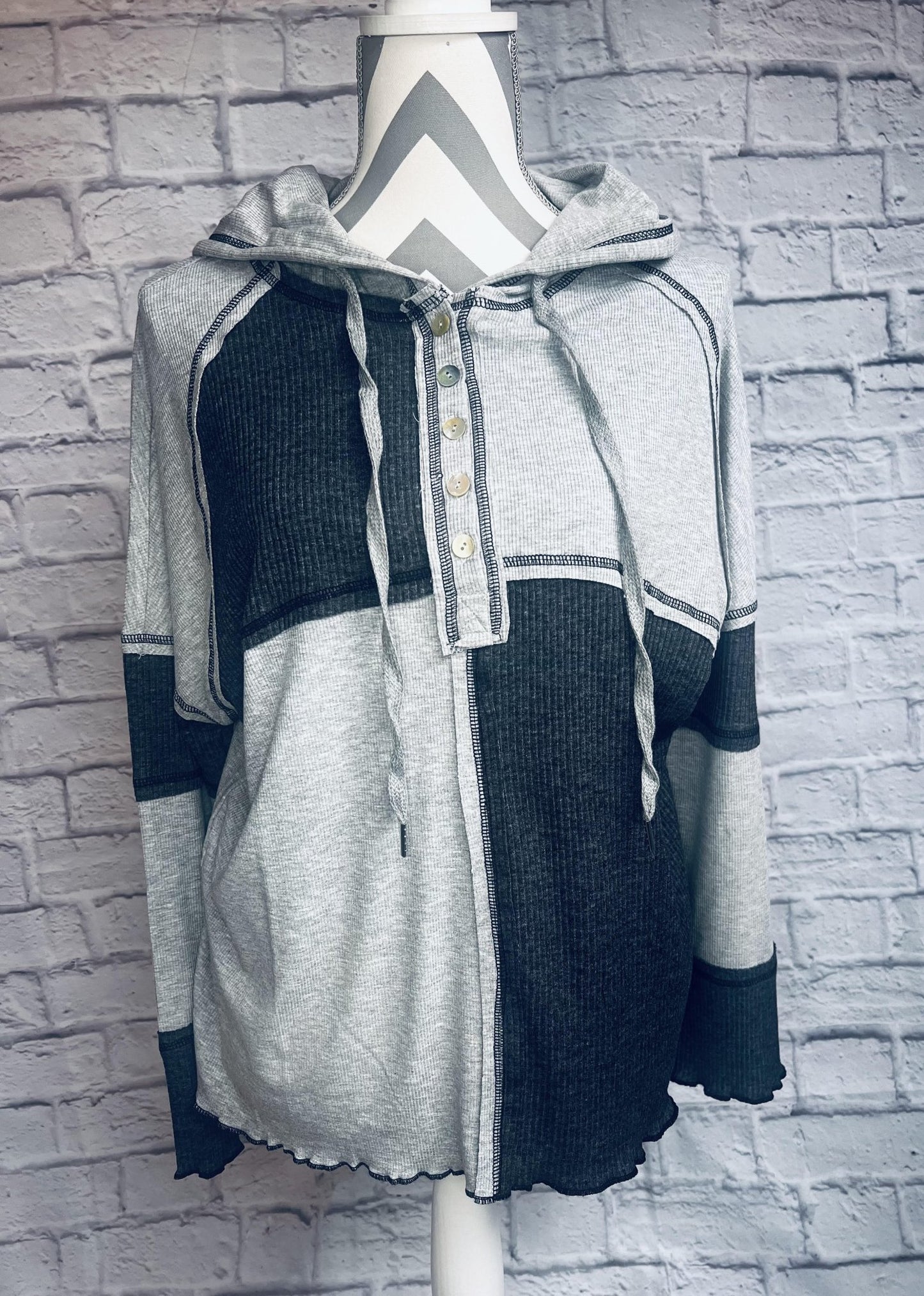 Color-block Seamed Ribbed Henley Hoodie - Black and Gray - The Vintage Turquoise - Western Fashion - Women's Clothing