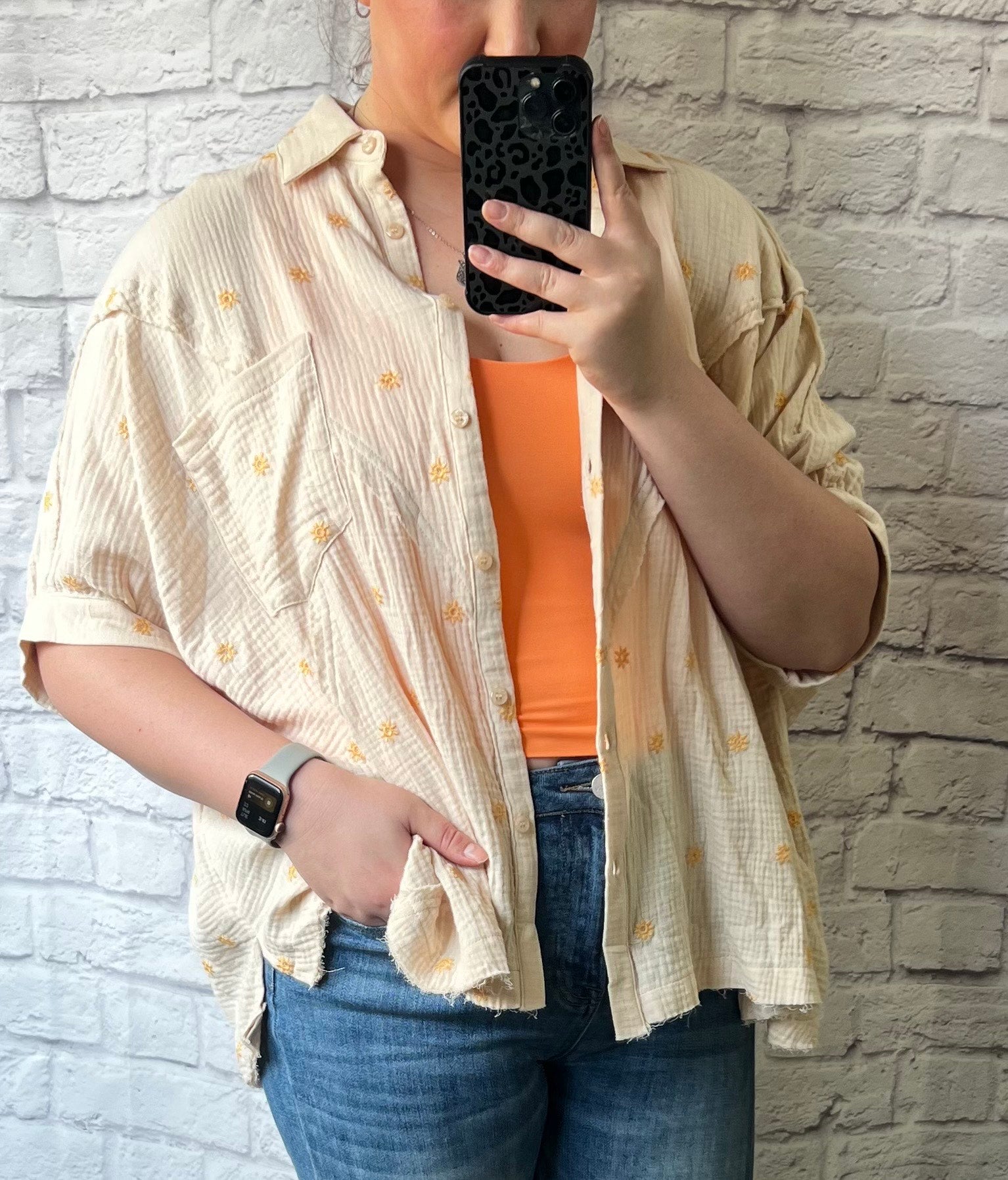 cream - sun pattern - front pocket 